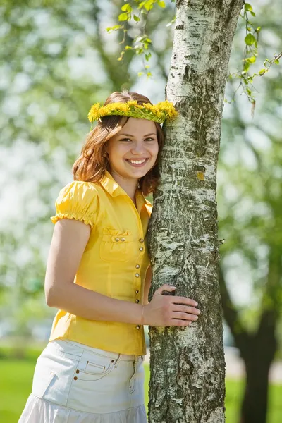 Girl near birch — Stock Photo, Image