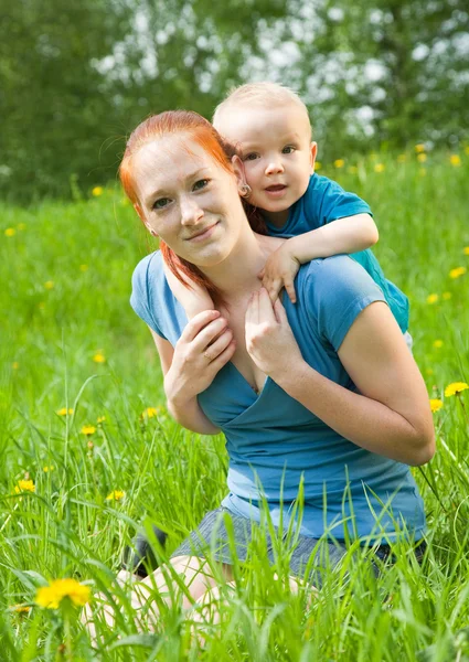 Happy mother with child — Stock Photo, Image