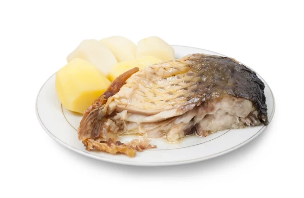 Carpa de peixe grelhada com batatas — Fotografia de Stock