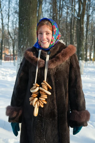 Rus geleneksel giysileri kızı — Stok fotoğraf