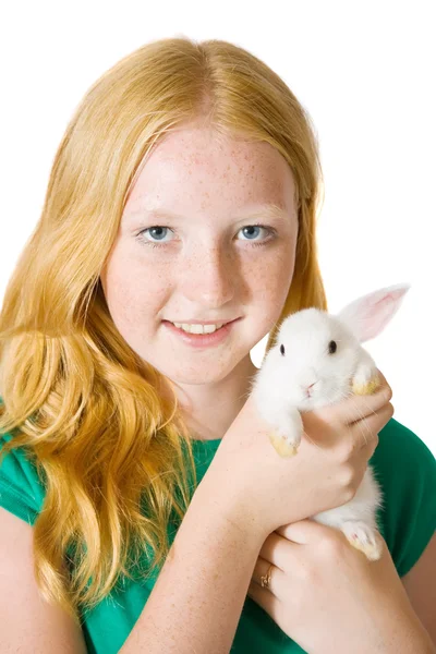 Flicka med sällskapsdjur kanin — Stockfoto