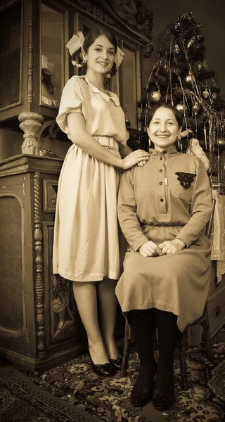 Retro portrait of daughter with mother — Stock Photo, Image