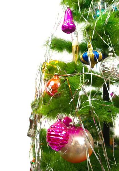 Kerst dennenboom op witte achtergrond — Stockfoto