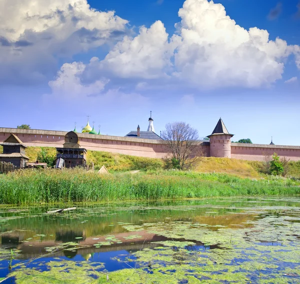 Forteresse du monastère à Suzdal — Photo
