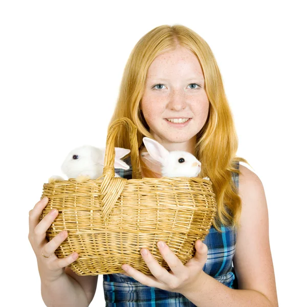 Kızla evde beslenen hayvan adatavşanı — Stok fotoğraf