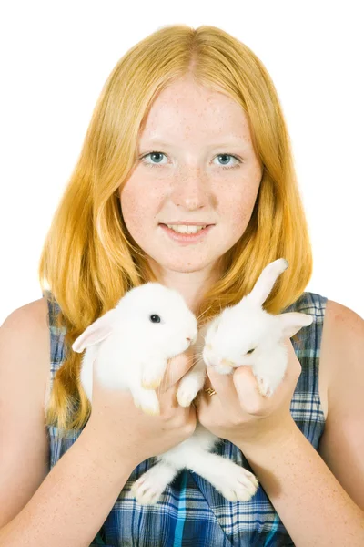 Девушка с домашними кроликами — стоковое фото