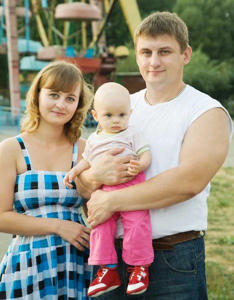 Pais com bebê — Fotografia de Stock
