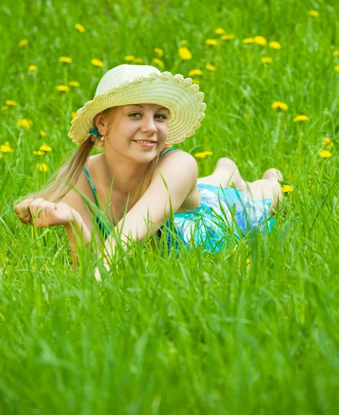 Pretty smiling girl in hat — Stock Photo, Image