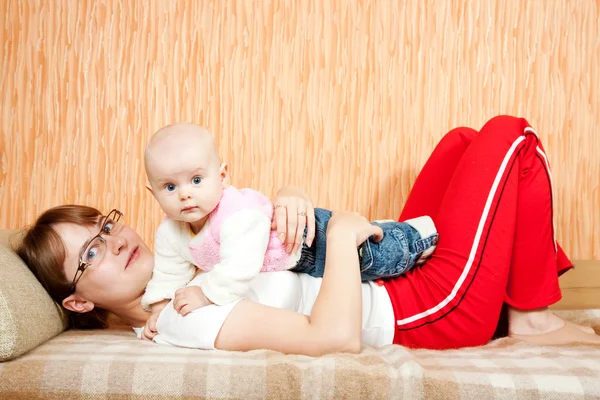 Mãe com sua filha — Fotografia de Stock