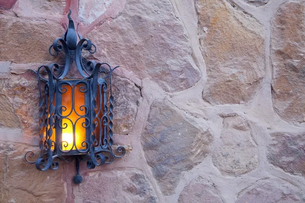 Старый декоративный фонарь — стоковое фото