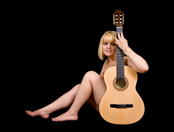 与民谣吉他的裸女 — 图库照片