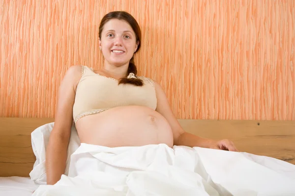 9 měsíců těhotná žena — Stock fotografie