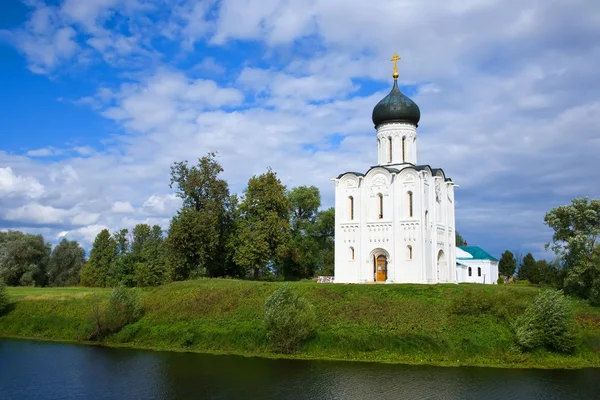 Church of Intercession on River Nerl — Stock Photo, Image
