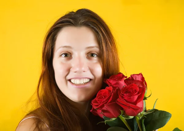 Meisje met rozen — Stockfoto