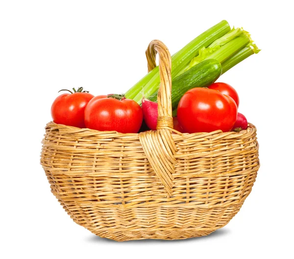 Frühling Frisches Und Reifes Gemüse Korb Auf Weißem Hintergrund — Stockfoto