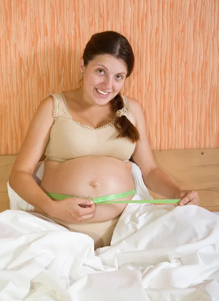 Measuring belly — Stock Photo, Image