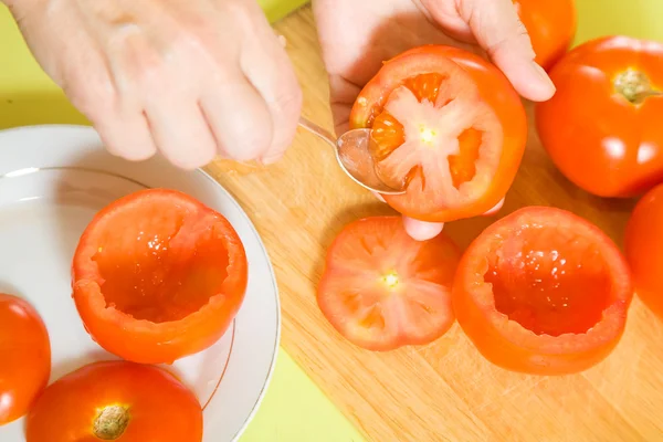 Nahaufnahme von Kochen gefüllte Tomaten — Stockfoto