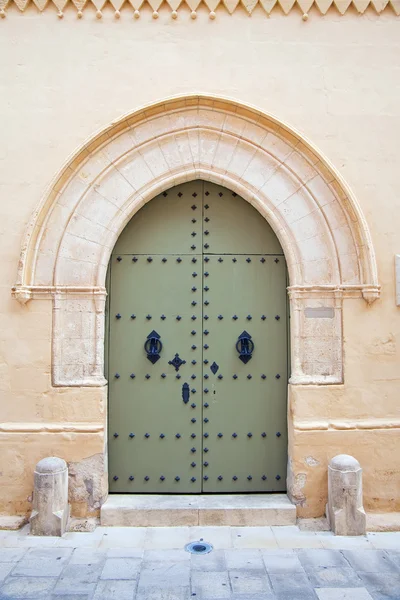 Puerta de la casa del casco antiguo —  Fotos de Stock