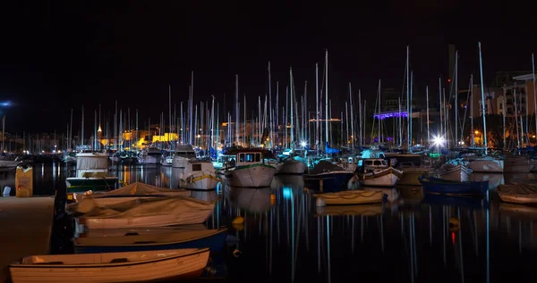 Docked yachts in night — Stock Photo, Image