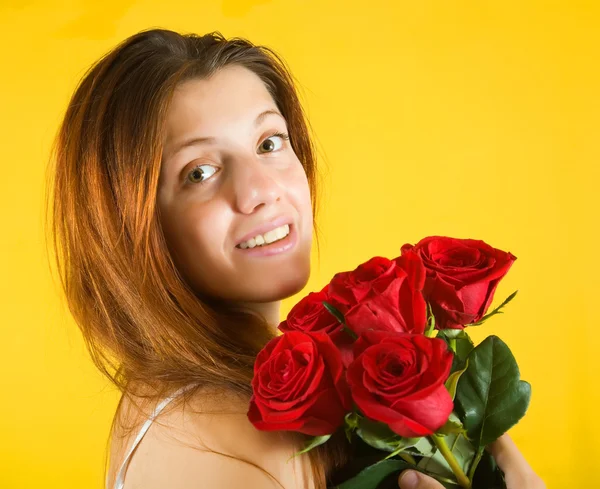 Κορίτσι με τριαντάφυλλα — Φωτογραφία Αρχείου