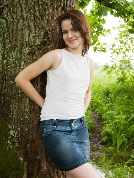Dívka v bílé košili — Stock fotografie