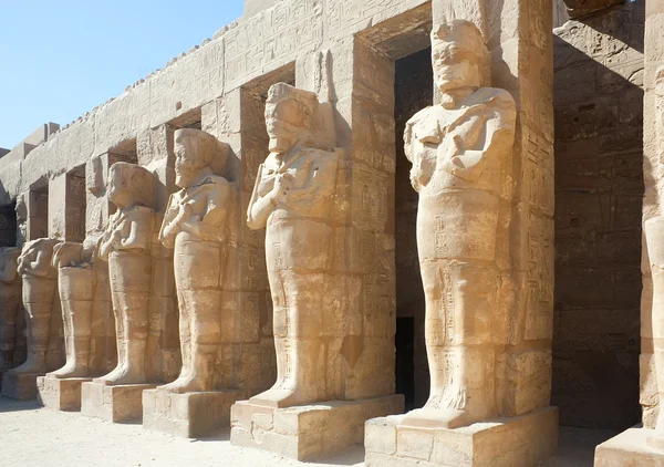 Αρχαία Αγάλματα Στο Ναό Karnak Λούξορ Αίγυπτος — Φωτογραφία Αρχείου