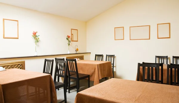 테이블 편안한 카페의 인테리어 — 스톡 사진
