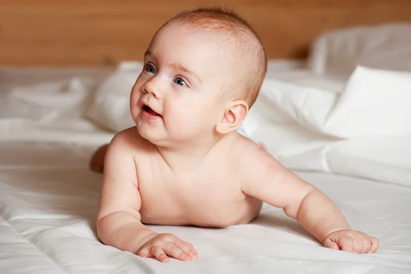 5 månader baby girl — Stockfoto