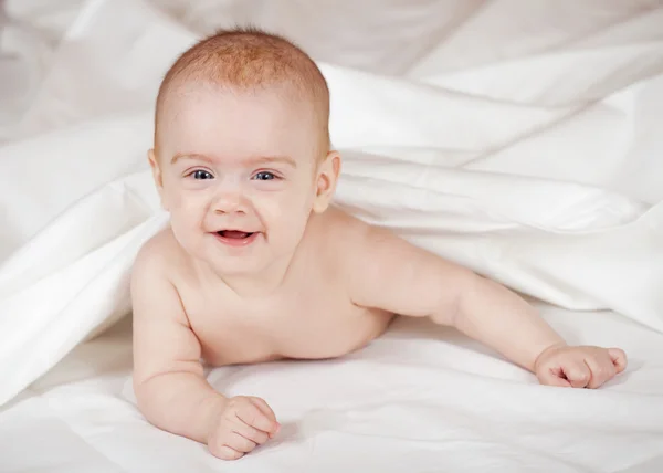 Meisje van de baby van 5 maanden oud — Stockfoto