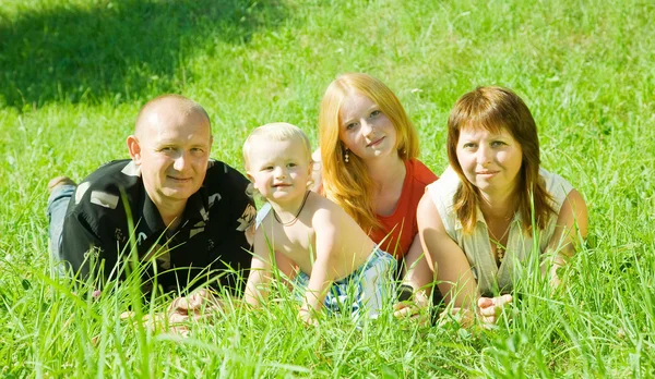 Gelukkige familie van 4 — Stockfoto