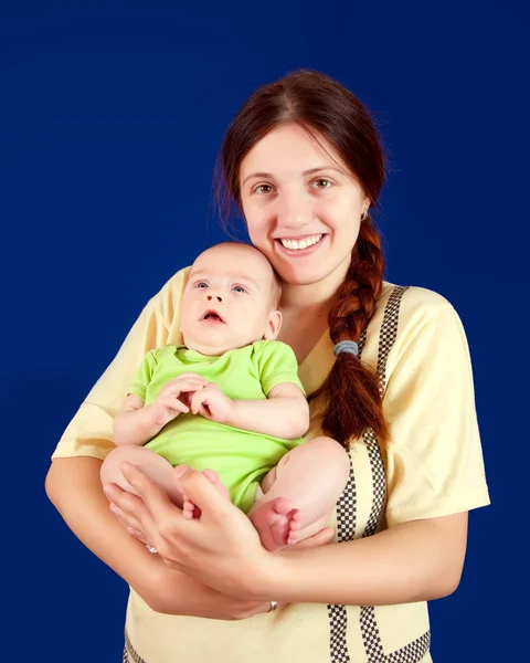 Glückliche Mutter mit 3 Monaten Baby — Stockfoto