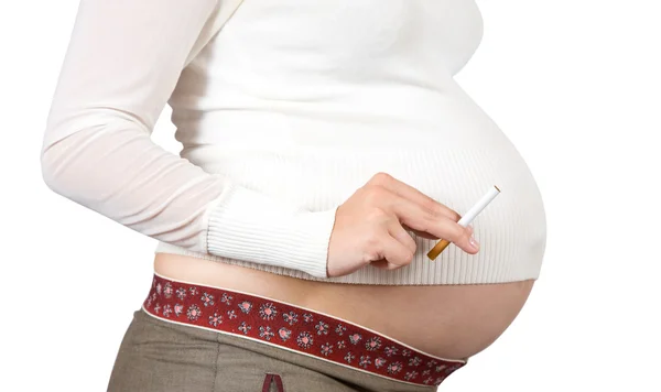 Gravid kvinna anläggning cigarett — Stockfoto