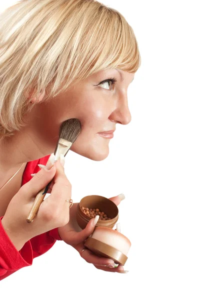 Mulher colocando maquiagem — Fotografia de Stock