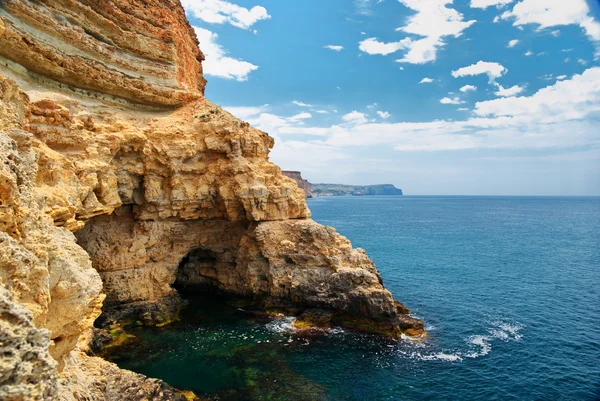 Cueva en el mar — Foto de Stock