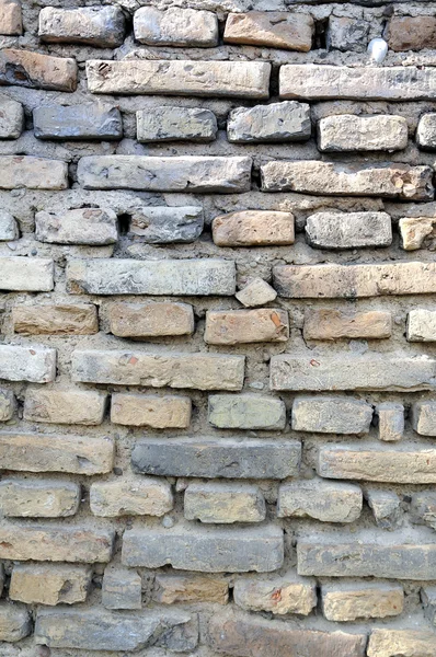 Стена старой кирпичной крепости — стоковое фото