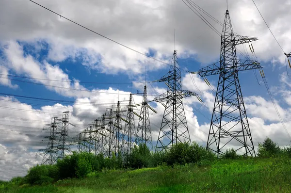 Linie elektroenergetyczne — Zdjęcie stockowe