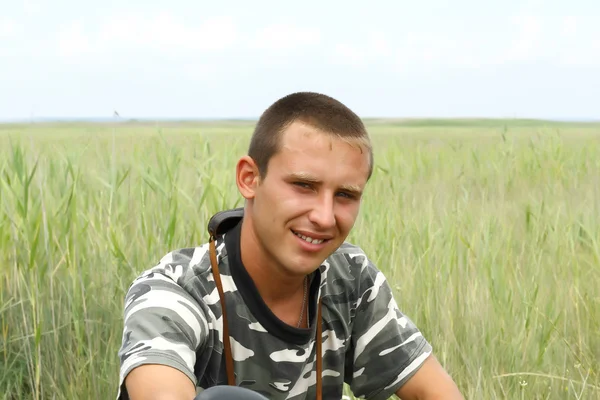 Porträt eines jungen ukrainischen Militärs — Stockfoto