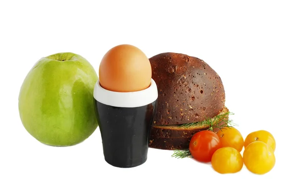 Хлеб, яйцо и яблоко — стоковое фото