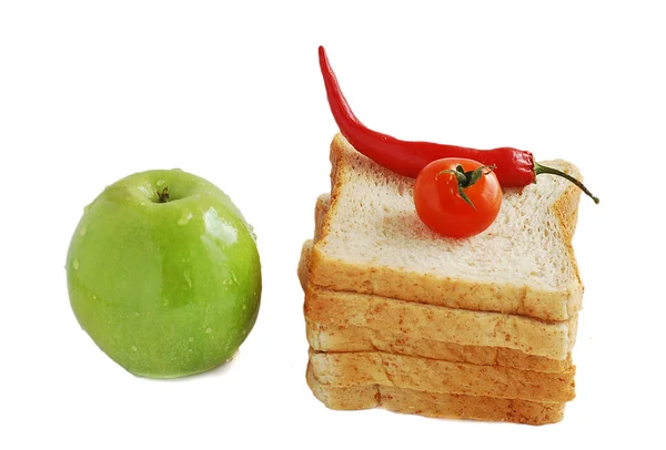 Ekmek, domates, biber ve elma — Stok fotoğraf