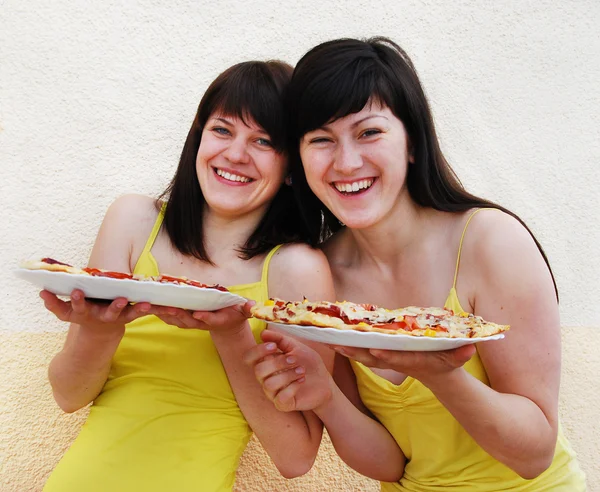 Two young woman — Stock Photo, Image