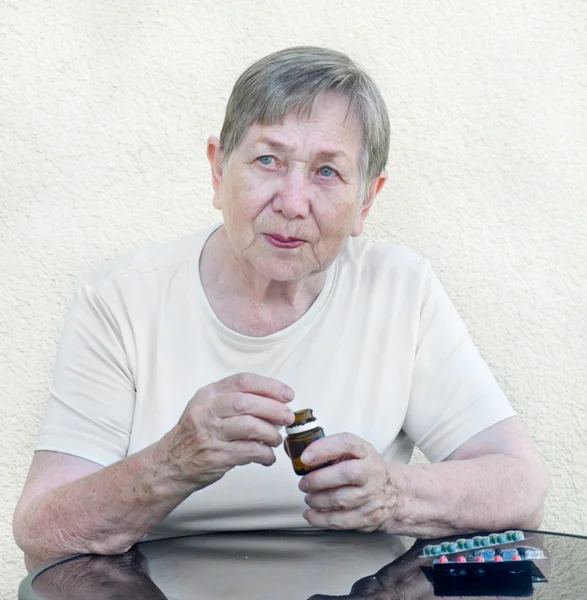 Старшая женщина — стоковое фото