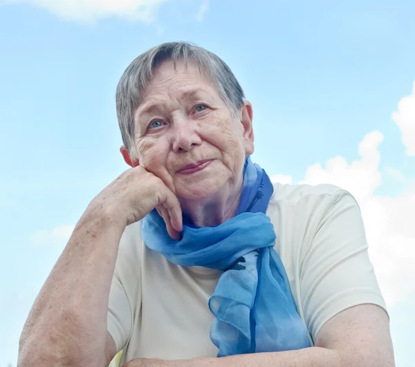 Senior woman outdoors — Stock Photo, Image