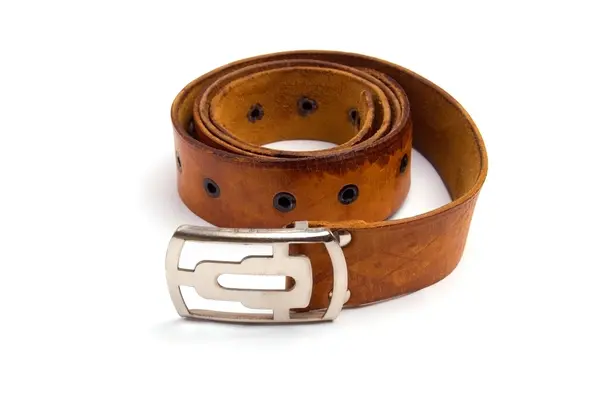 Cinturón de cuero marrón aislado — Foto de Stock