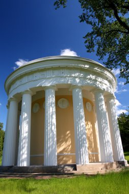 Pavilion of friendship in Pavlovsk park clipart