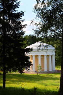 Pavilion of friendship in Pavlovsk park clipart