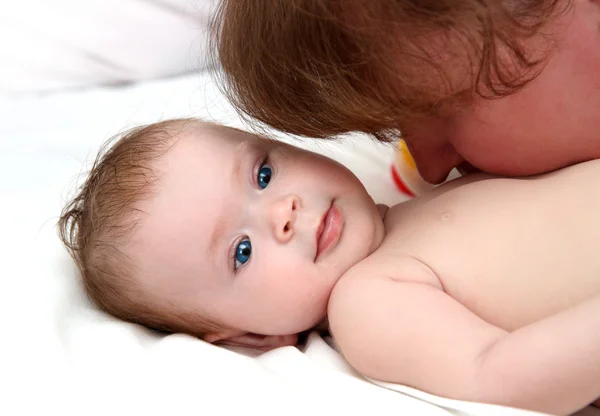 Baby Mädchen und Mutter — Stockfoto