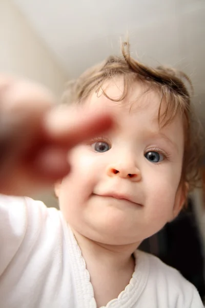 Dítě se dotýká vás — Stock fotografie