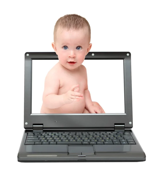 노트북 화면에 귀여운 아기와 함께 — 스톡 사진