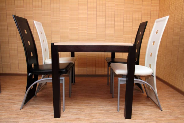 Wnętrze z stół i krzesła — Zdjęcie stockowe