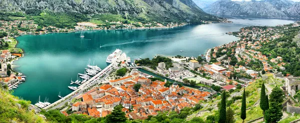 Panoramatický pohled na Kotorski záliv, montegro — Stock fotografie